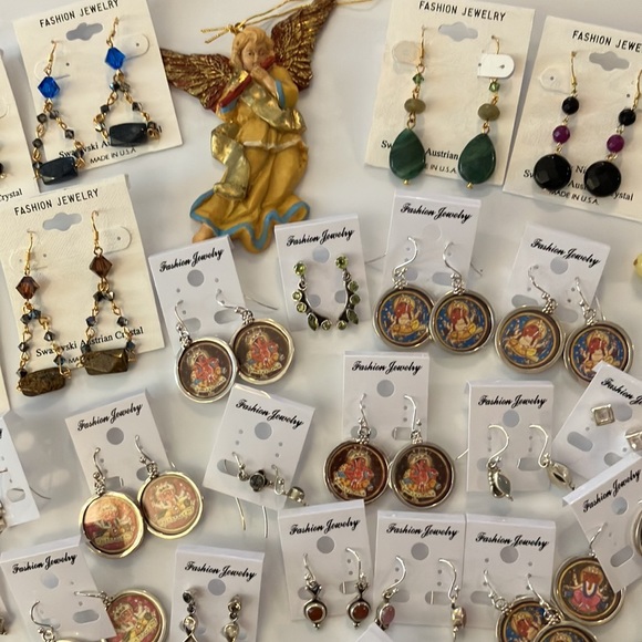 Big 35 pc lot of ladies crystal and sterling silver earrings, beautiful jewelry - Picture 7 of 7